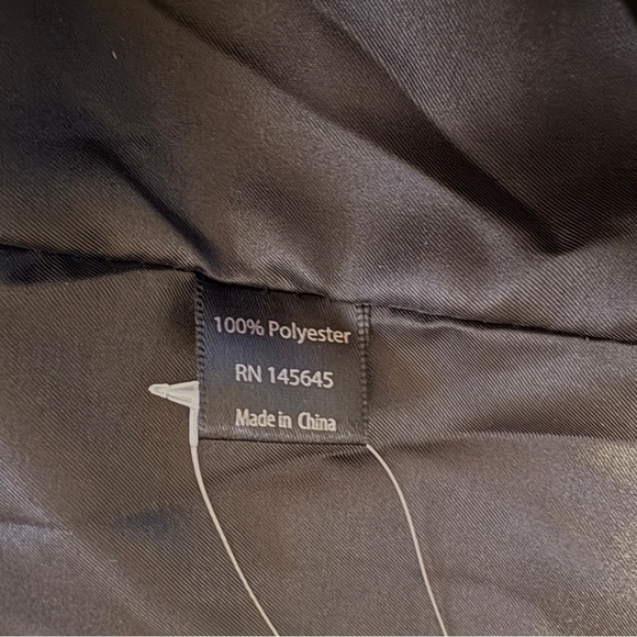 Womens Black Long Faux Fur V Neck Lined Vest, size Medium, New with Tags - Picture 10 of 12